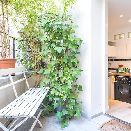 Charming With Terrace Near Eiffel Tower Paris