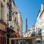 Charming With Terrace Near Eiffel Tower