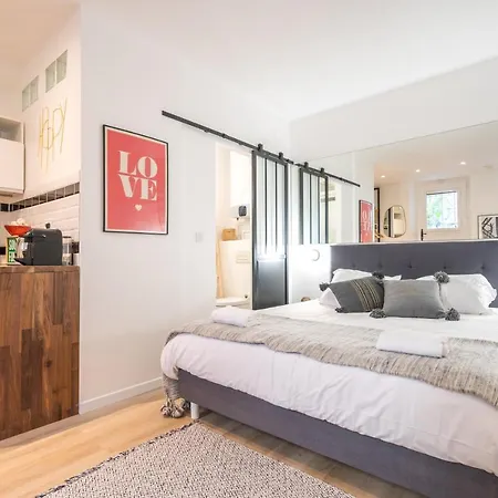 Charming Studio With Terrace Near Eiffel Tower