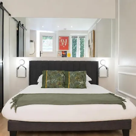 Appartement Charming With Terrace Near Eiffel Tower *
