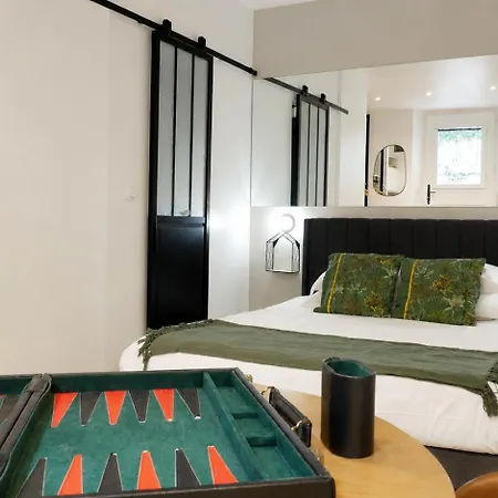 Charming With Terrace Near Eiffel Tower Apartment *