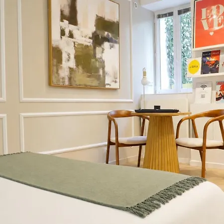 Charming With Terrace Near Eiffel Tower Apartment